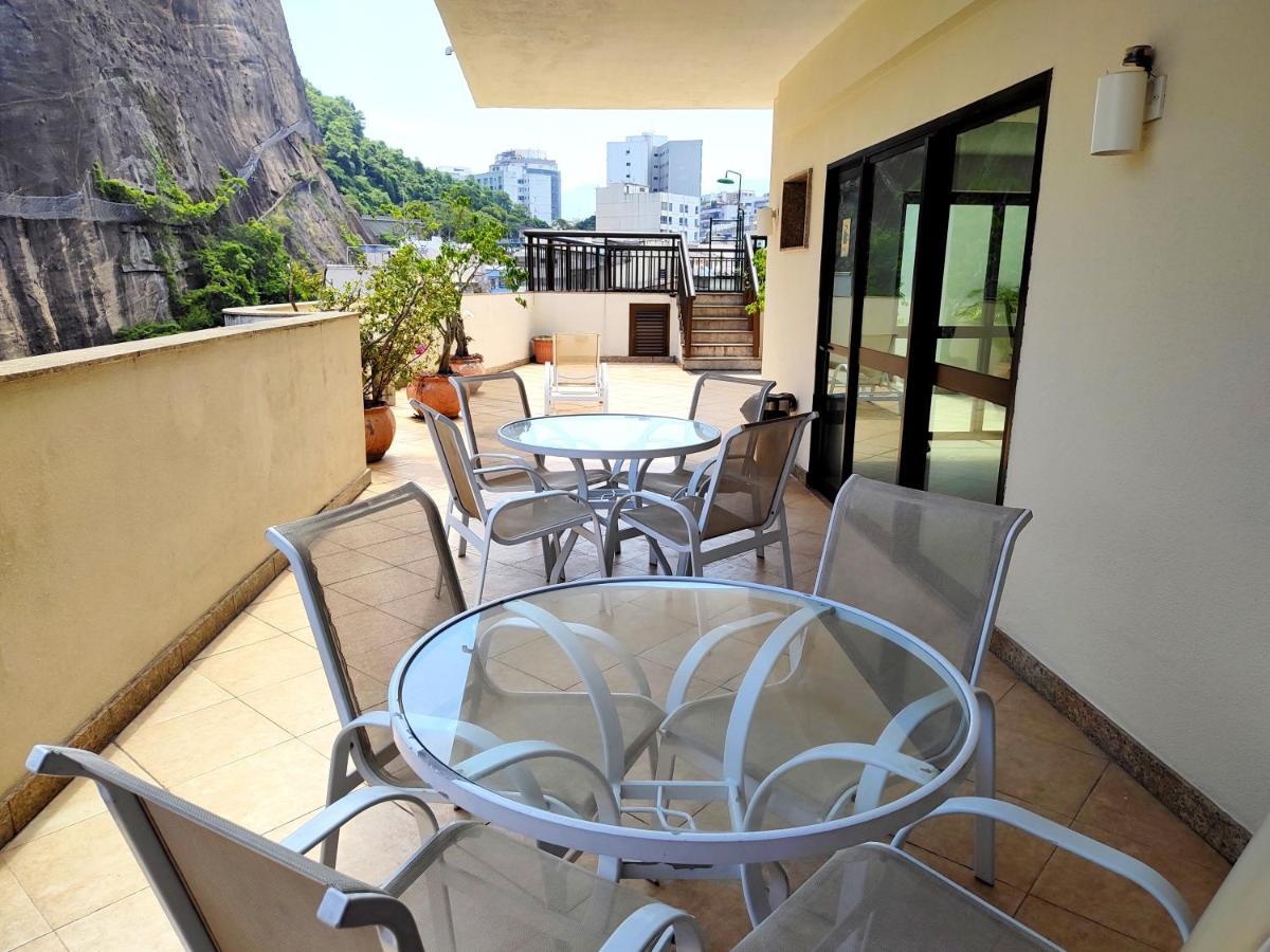 Apartamento Flat Em Copacabana Com Piscina, Garagem Inclusa E Portaria 24h A 4 Min Da