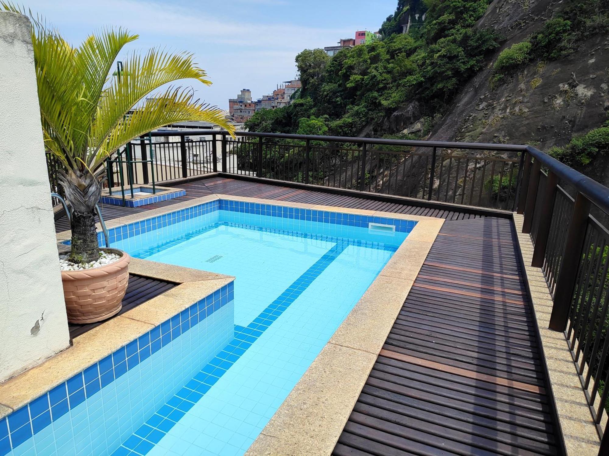 Flat Em Copacabana Com Piscina, Garagem Inclusa E Portaria 24h A 4 Min Da